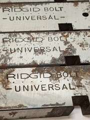 Ridgid Universal Style Bolt Threader Dies 7/8-9 UNC