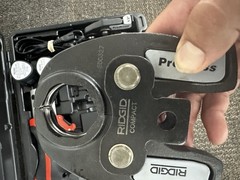RIDGID RP251 PRESSTOOL KIT W/ 1/2 3/4 1&rdquo;1-1/4 IN JAWS