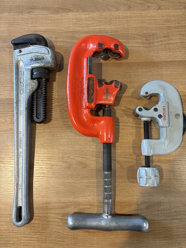 RIDGID 18 in Pipe Wrench & Pipe Cutters Set (up to 2 in) &ndash; Heavy Duty Tools