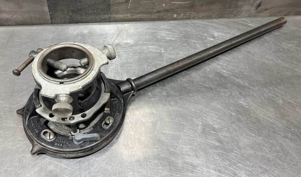 Used Surplus RIDGID 65-R ADJUSTABLE THREADER DIE HEAD 1-2&Prime;. Item ID 4