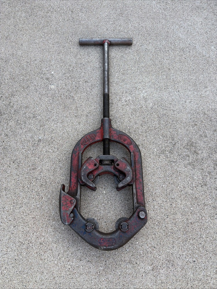 Reed H-4 Hinged 4-Wheel Pipe Cutter 2&Prime;&ndash;4&Prime; Steel Stainless Cast Iron Pipe Used