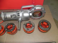 RIDGID 700 PIPE THREADER 115V, 12R set 1/2&Prime;- 2&Prime;,case, Stand, oiler Refurbished