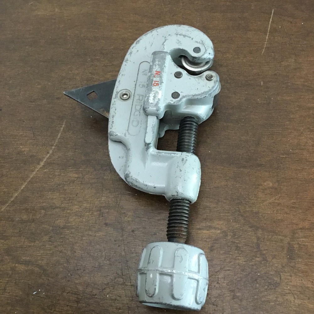 RIDGID 15 Screw Feed Tubing and Aluminum Tubing Cutter