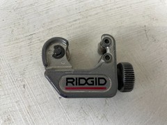 Ridgid 104 Close Quarters Tubing Cutter 3/16 inch to 5/16 inch Tub Plumbing Tool