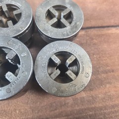 Toledo Pipe Threader Tool Set 5 Dies 1/8-3/4 Grey Good Vintage Ratchet Handle