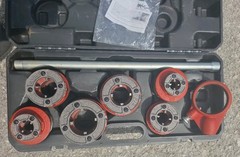 RIDGID 36475 12-R 1/2&Prime;-2&Prime; NPT Exposed Ratchet Pipe Threader Set Used