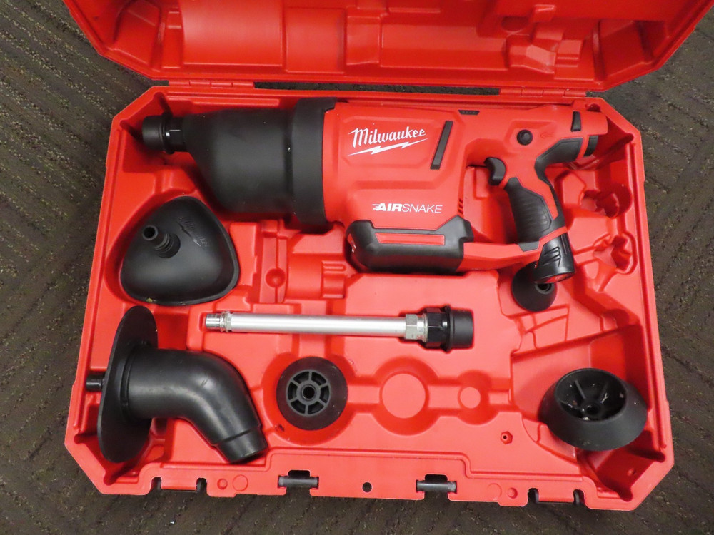 Milwaukee AIRSNAKE M12 Drain Cleaning Air Gun Kit 2572B-21 Attachments/Battery