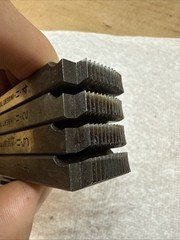 Ridgid 47785 Stainless Steel 1/2&Prime; 3/4&Prime; NPT RH Universal Bolt Die Set