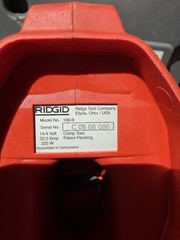 (RI4) RIDGID 100-B Press Tool W3). Jaws 1/2&Prime; &ndash; 3/4&Prime; &ndash; 1&Prime;And 2 Batterie No Charge