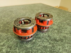 LOT OF 2 Ridgid 1 1/2&Prime; Pipe Threader Die Heads (12-R)