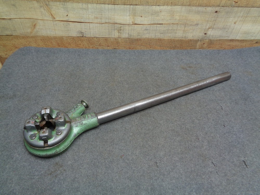 Vintage BEAVER Manual Pipe Threader No. 17C