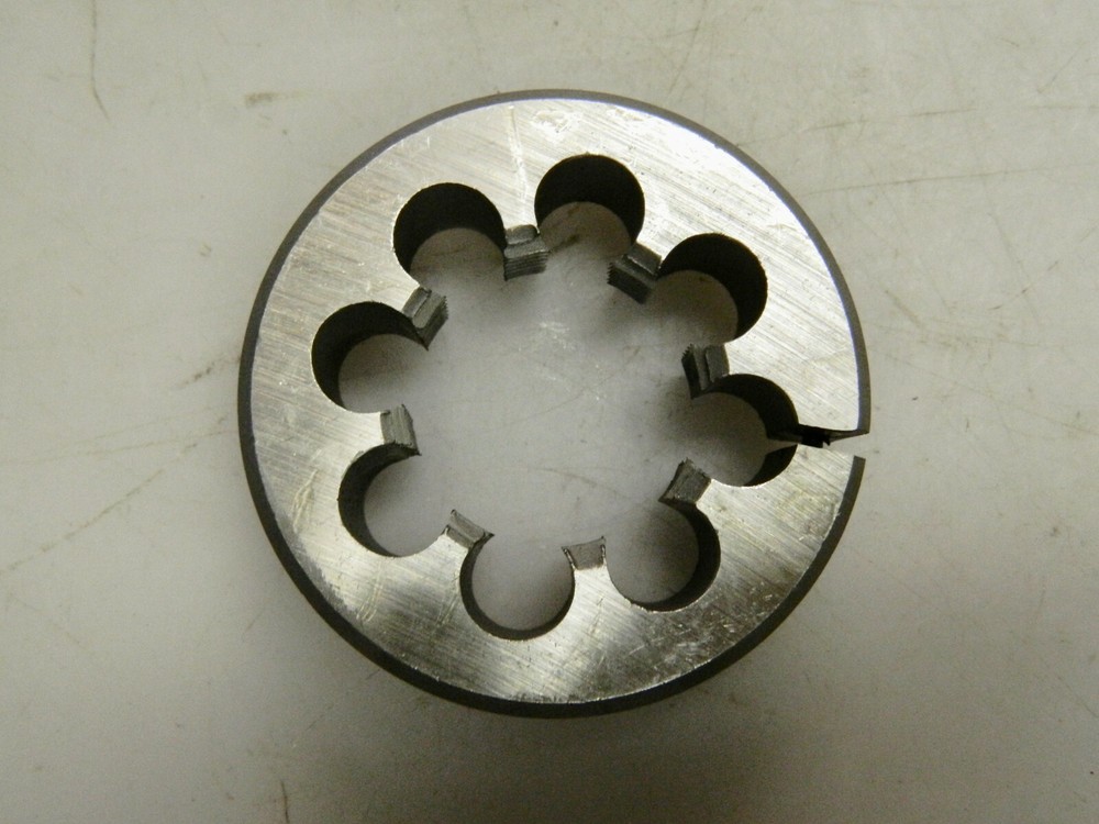 Interstate Round Pipe Die 1 &ndash; 11-1/2 NPT Thread 2-1/2" Outside Dia HSS 0380