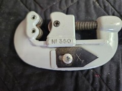 THREE ~ Screw Feed Tubing Cutters ~ Used ~ (2) 1/8&Prime; &ndash; 1-1/8&Prime; & (1) 1/8&Prime; &ndash; 5/8&Prime;