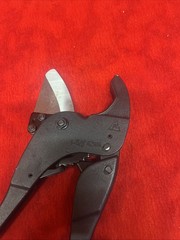 PITTSBURGH FINGER RELEASE RATCHETING PVC PICPE CUTTER 1&Prime; &ndash; 5/8&Prime; (a10)