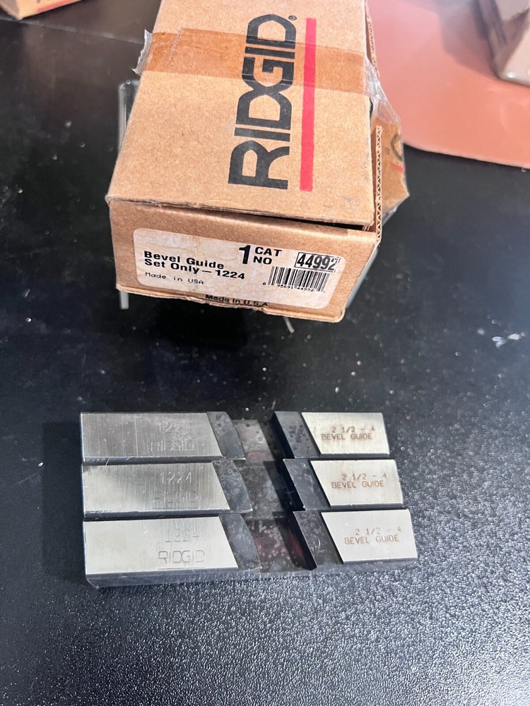 RIDGID 2 1/2&Prime; &ndash; 4 Bevel Guide Alloy Steel Pipe Dies 44992