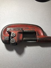 RIDGID Model 202 Heavy-Duty Pipe Cutter 1/8 in to 2 in Wide Roll Good Condition