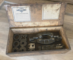 Vintage REED Mfg. Co. Pipe Threader Set No. 2 AP Dies and Wood Box