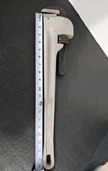URREA 824A Aluminum Pipe Wrench Length 24&Prime; and Max Pipe Capacity 3&Prime; Light Weight