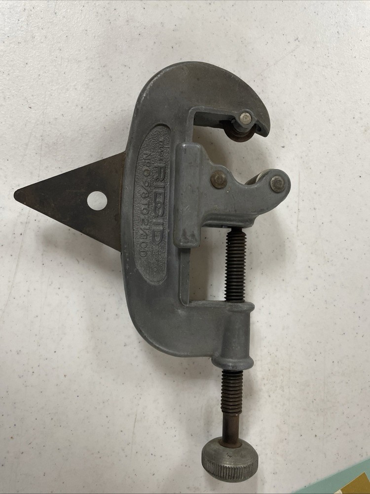 Vintage Ridgid &ldquo;No. O&rdquo; Tubing Cutter: 5/8 in &ndash; 2 1/8 in OD