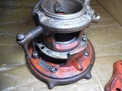 31 + #,s RIDGID 65-R PIPE THREADER 1&Prime; to 2&Prime; CAPACITY & USA VISE 1/8&Prime; to 2 1/2&Prime;