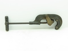 No 3S Heavy Duty Pipe Cutter One Wheel 1&Prime;-3&Prime; T-Bar Tightener