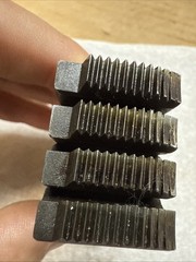 Ridgid 47785 Stainless Steel 1/2&Prime; 3/4&Prime; NPT RH Universal Bolt Die Set