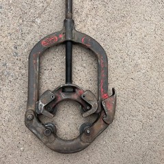 Reed H-6 Hinged 4-Wheel Pipe Cutters Cast & Ductile Pipe 4&Prime; to 6&Prime; Capacity