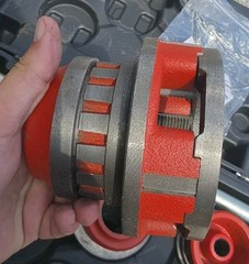 RIDGID 36475 12-R 1/2&Prime;-2&Prime; NPT Exposed Ratchet Pipe Threader Set Used
