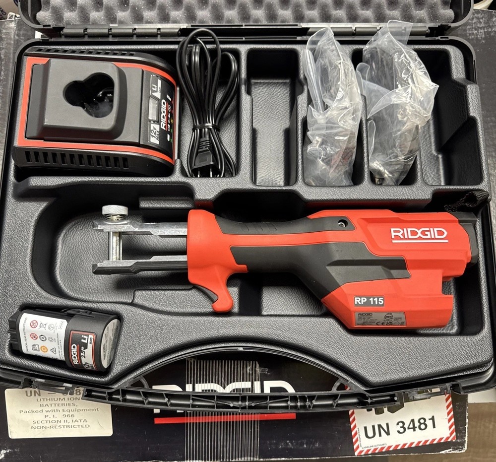 RIDGID Cordless Press Tool Kit with 1/2&Prime; &ndash; 3/4&Prime; ProPress Jaws &ndash; Red (72553)