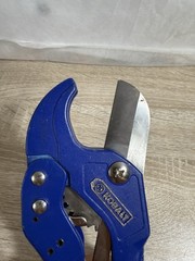 Kobalt 131775 Ratcheting PVC Pipe Cutter