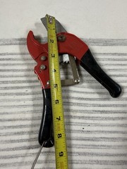 Orbit 26085 Ratcheting PVC Pipe Cutter Tool Red Black 1/2&Prime; to 1&Prime; Sprinkler Hose