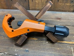 Klein 1-5/8&Prime; Quick Adjust Tubing Cutter | 50061 | 1/8&Prime; to 1-5/8&Prime; CuttingCapacity