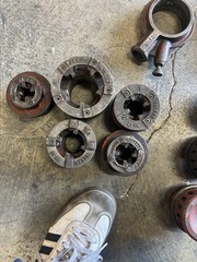 Mixed Lot of Ridgid Manual Ratcheting Pipe Threader No.12 12-R W/ 8 Die Heads