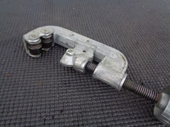 CRAFTSMAN Pipe and Tubing Cutter 1/4&Prime; to 1-1/2&Prime; OD Pipe 9-5528