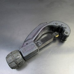 Ridgid 205 Enclosed Feed Tube Cutter 1/4&Prime; &ndash; 2-3/8&Prime; OD The Ridge Tool USA