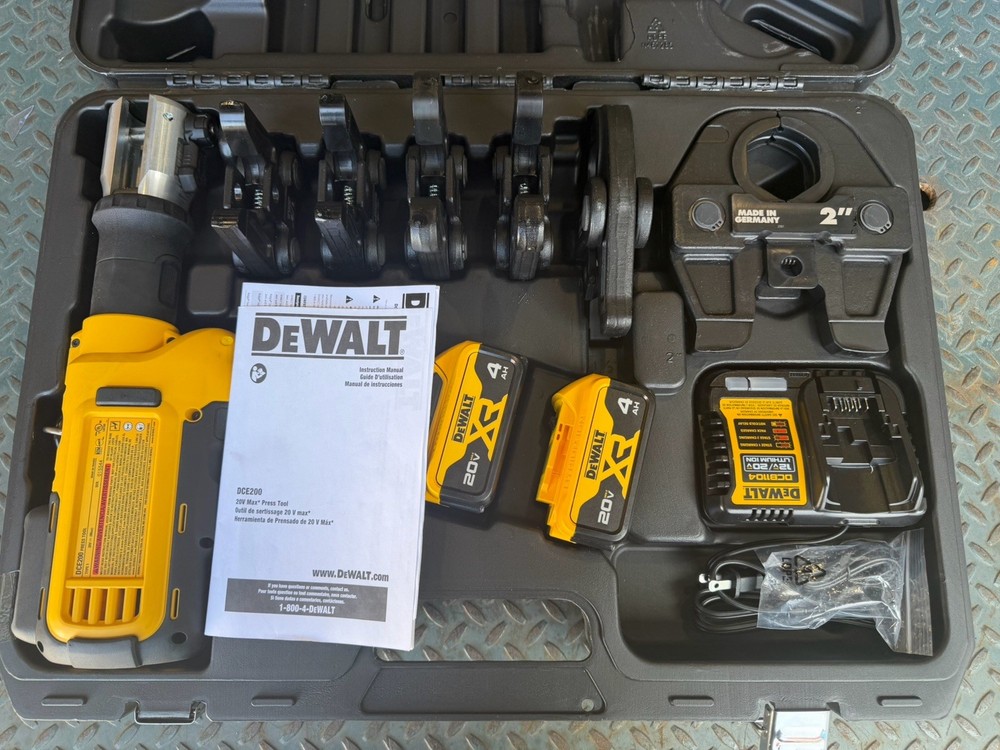**NEW** DEWALT DCE200M2K, 20V MAX Cordless Press Tool Kit with (6) Jaws DCE 200