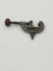 VINTAGE THE RIDGE TOOL CO. RIDGID NO. 000 &ndash; 1/8 TO 1&Prime; O.D PIPE CUTTER
