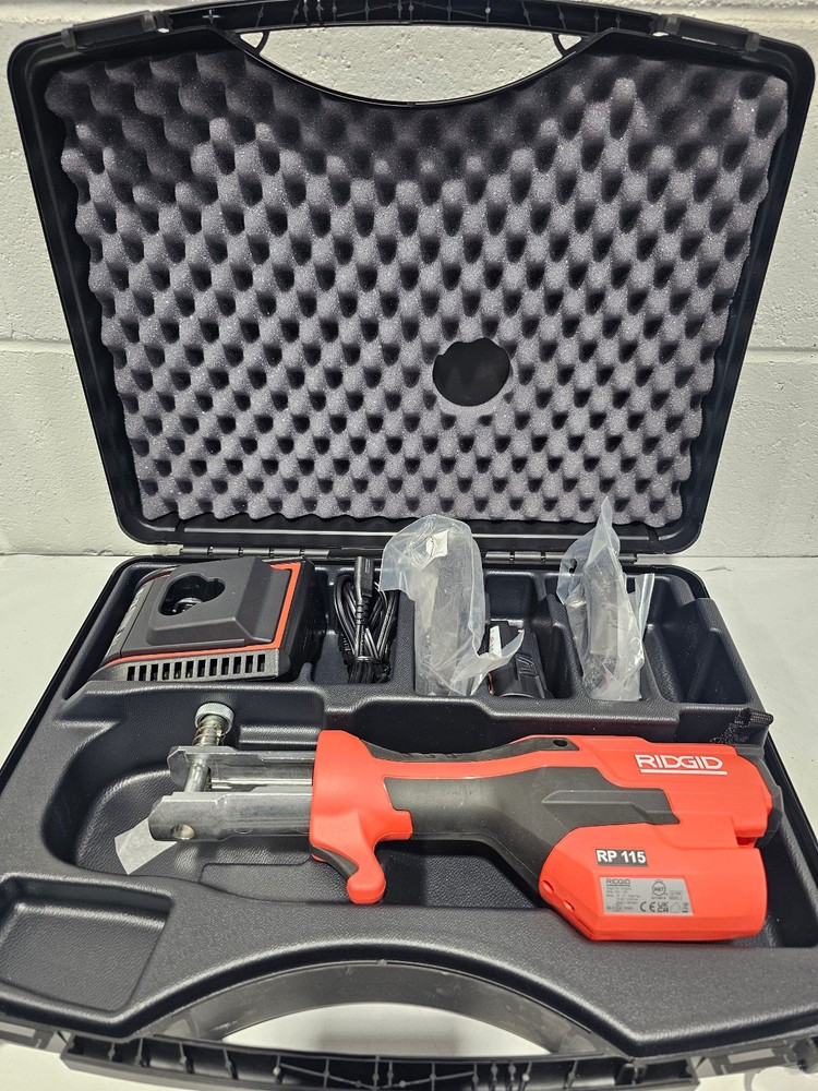 RIDGID RP 115 Mini Press Tool Kit 1/2 in to 3/4 in Copper Stainless w Battery