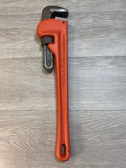 Pipe Wrench 18&Prime; in Overall Length Orange Paint &ndash; used a few times &ndash; EUC &ndash; Steel