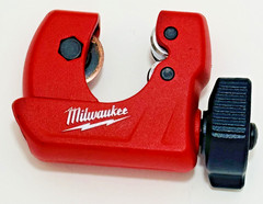Milwaukee 48-22-4251 Mini Copper Tubing Cutter 1/8&Prime;-1 1/8&Prime; &ndash; Excellent Condition
