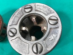Rigid Ratcheting Pipe Threader 00-R Collapsible Handle With 1/2&Prime; & 3/4 Dies