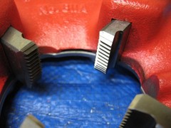 RIDGID 811A DIE HEAD VERY GOOD 1&Prime; &ndash; 2&Prime; NPT DIES Refurbished Thru Head Oiling #3