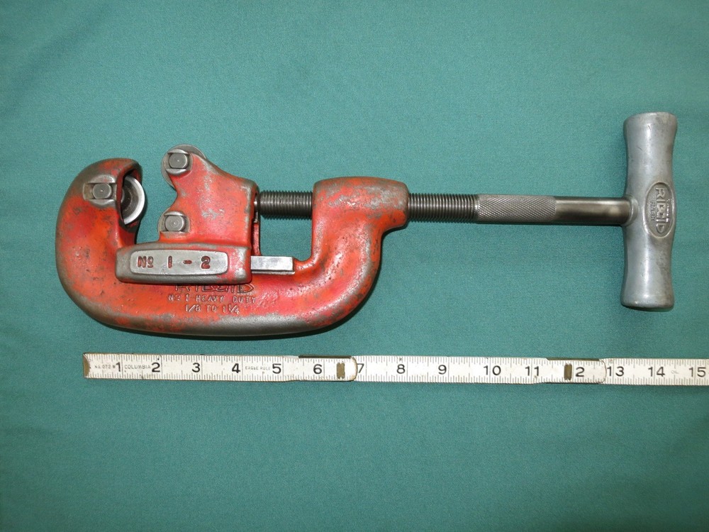 RIDGID No. 1-2 Heavy Duty Pipe Cutter Tool 1/8 To 1 1/4 Trademark Ridge Tool Co