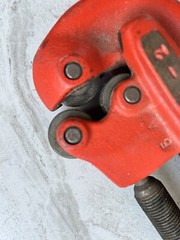 Rigid 2A/202 Heavy Duty No. 1-2 Pipe Cutter Tool 1/8 in To 2 in