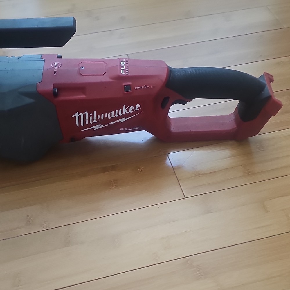 Milwaukee M18 FUEL 2874-20 Pipe Threading Machine NPT 1/8-2in Pipe Die RH