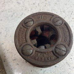Ridgid 00-R Manual Ratchet Pipe Threader With Three NPT Dies &ndash; 3/8&rdquo;,1/2&rdquo;,3/4&rdquo;