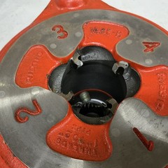 New RIDGID Model No. 65R Ratchet Pipe Threader 1&Prime;-2&Prime; w/ 24&Prime; Handle