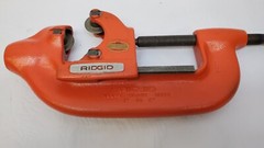 RIDGID &ndash; NO. 4-S HEAVY DUTY PIPE CUTTER 2&Prime; TO 4&Prime;