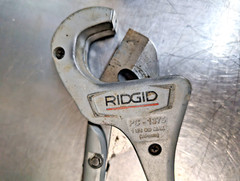 Lot of 2 Ridgid PC-1375 Plastic Pipe & Tubing Cutter Tool, OD Max 1-3/8&Prime; / 35mm
