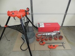 RIDGID 700 PIPE THREADER 115V, 12R set 1/2&Prime;- 2&Prime;,case, Stand, oiler Refurbished